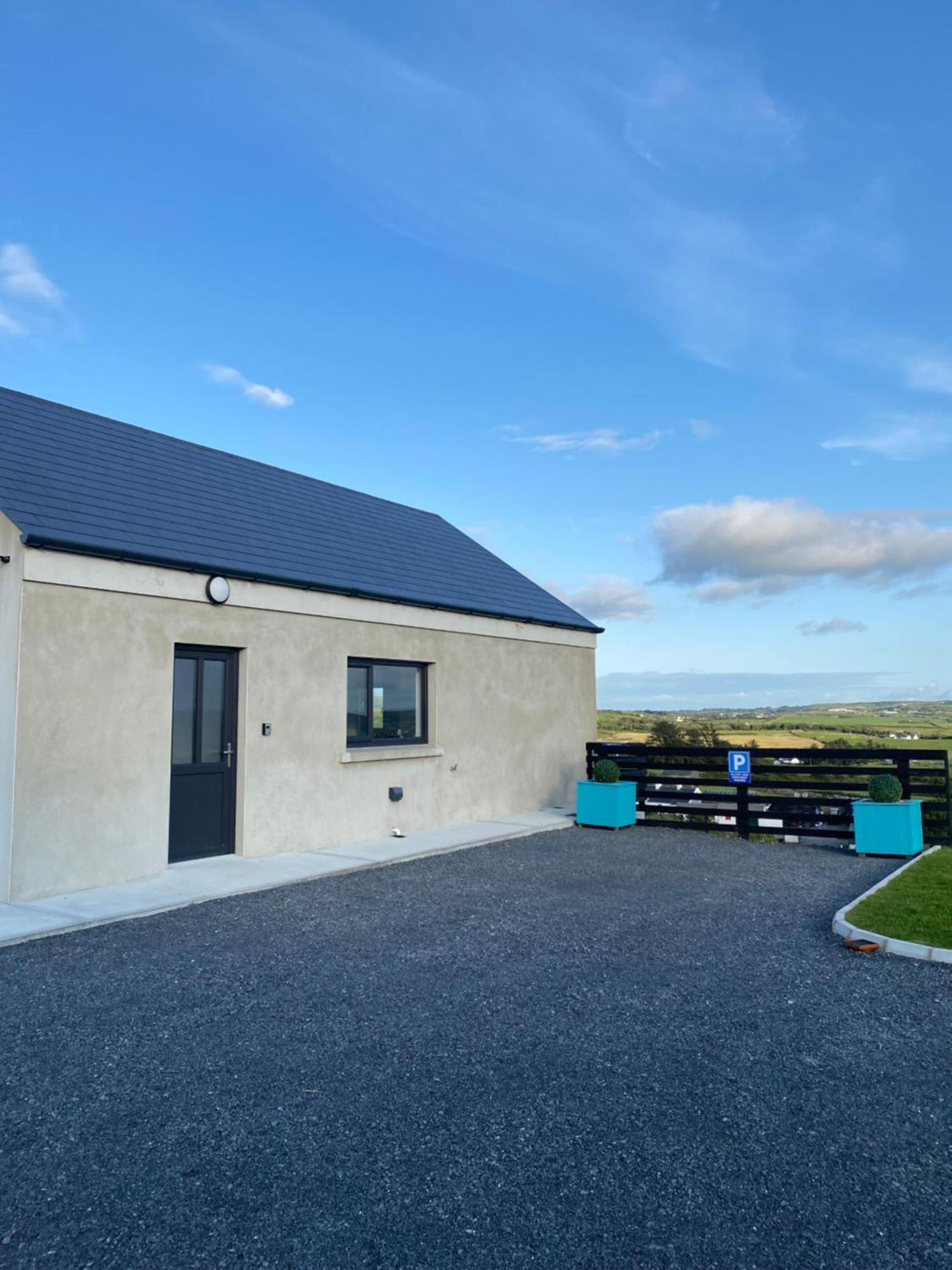 Hill Top View Apartment Lahinch Exterior foto