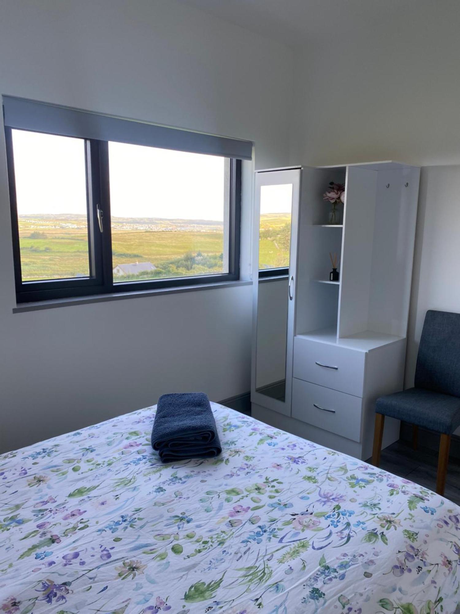 Hill Top View Apartment Lahinch Exterior foto